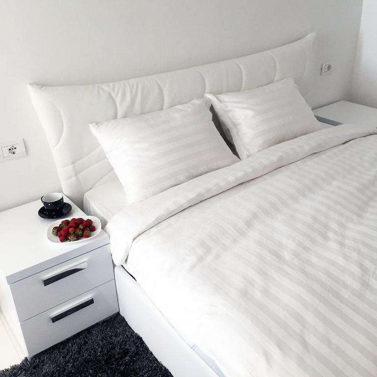 White Residence Luxury Apartments Sarandë Værelse billede