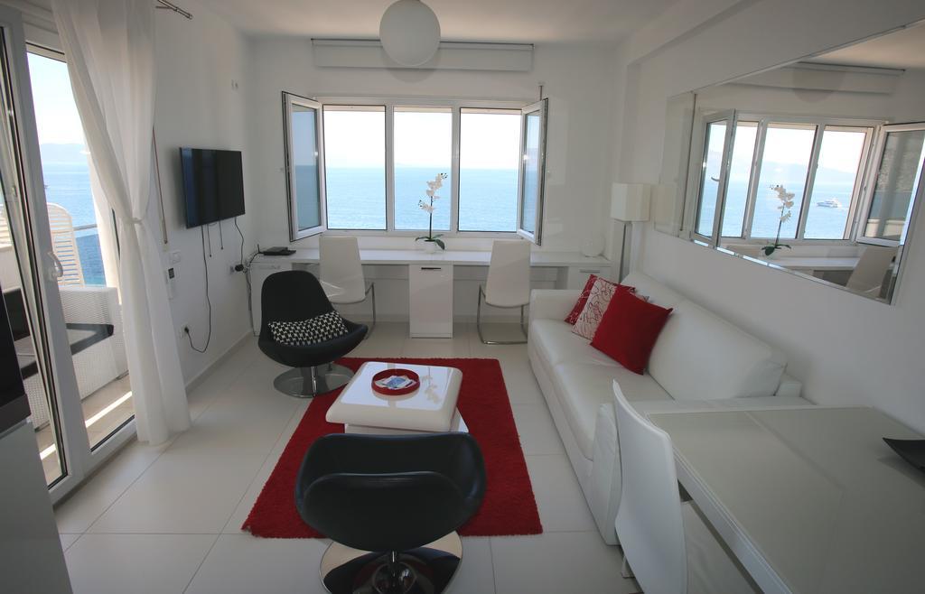 White Residence Luxury Apartments Sarandë Eksteriør billede