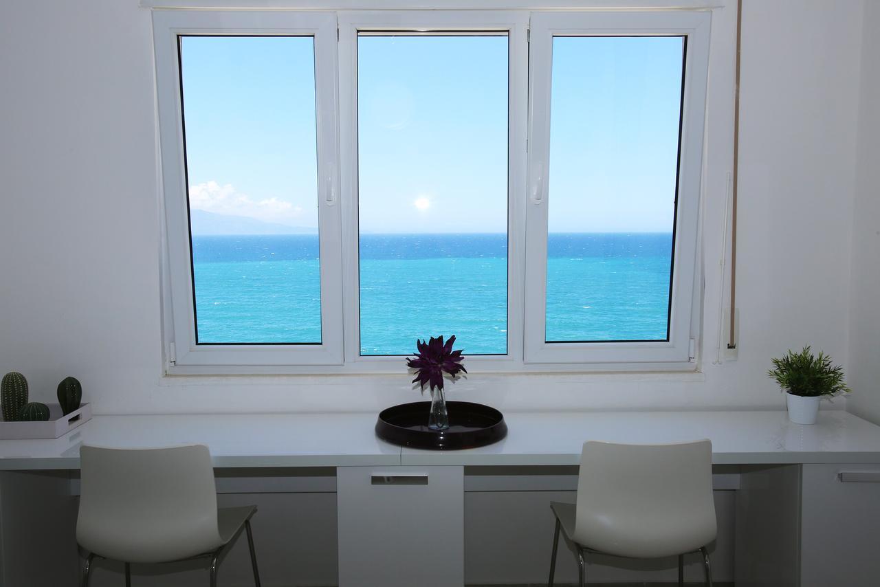 White Residence Luxury Apartments Sarandë Eksteriør billede
