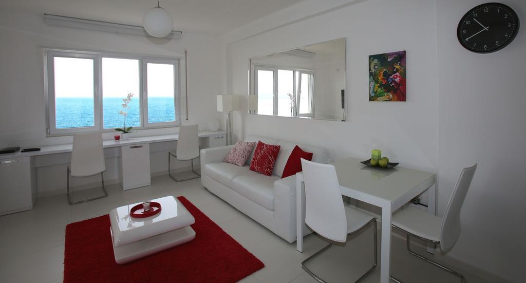 White Residence Luxury Apartments Sarandë Eksteriør billede